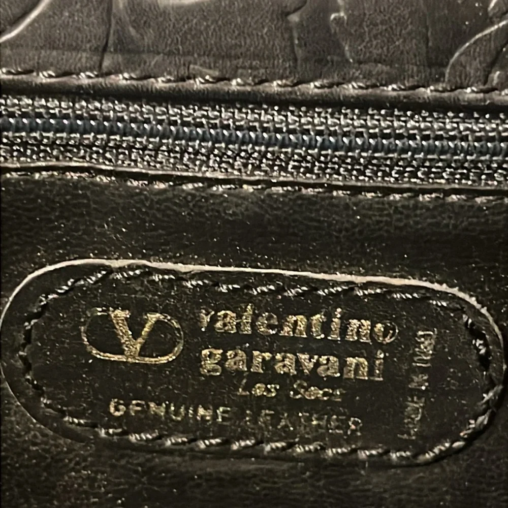 Vintage Valentino Garavani, black leather chain shoulder purse w rose flower EUC
